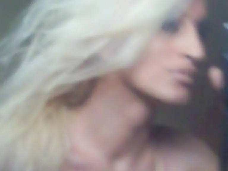 sexyposh image 0