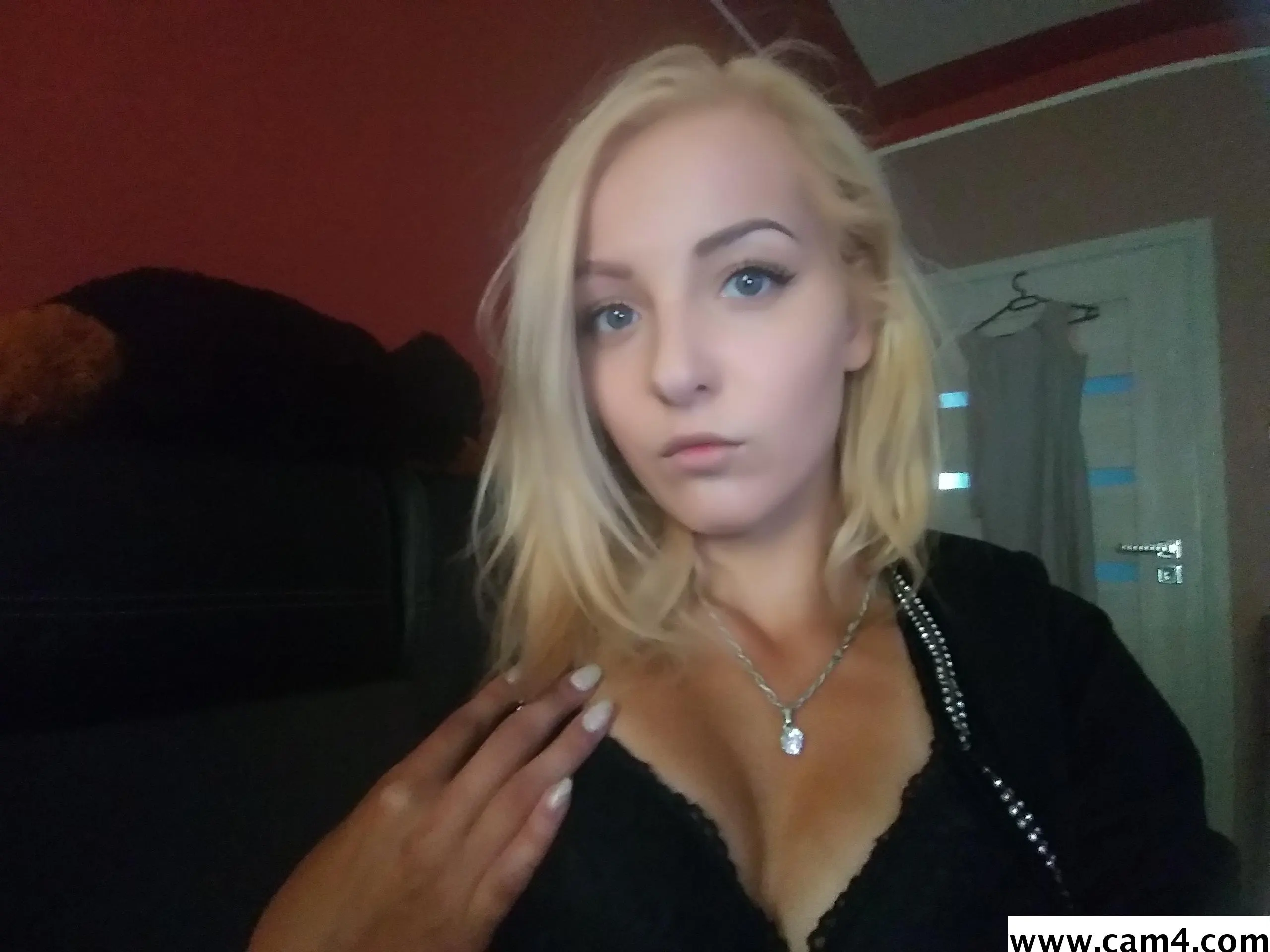 SexyNatalie image 0