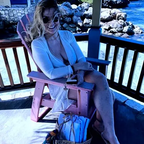 bettina72 image 0