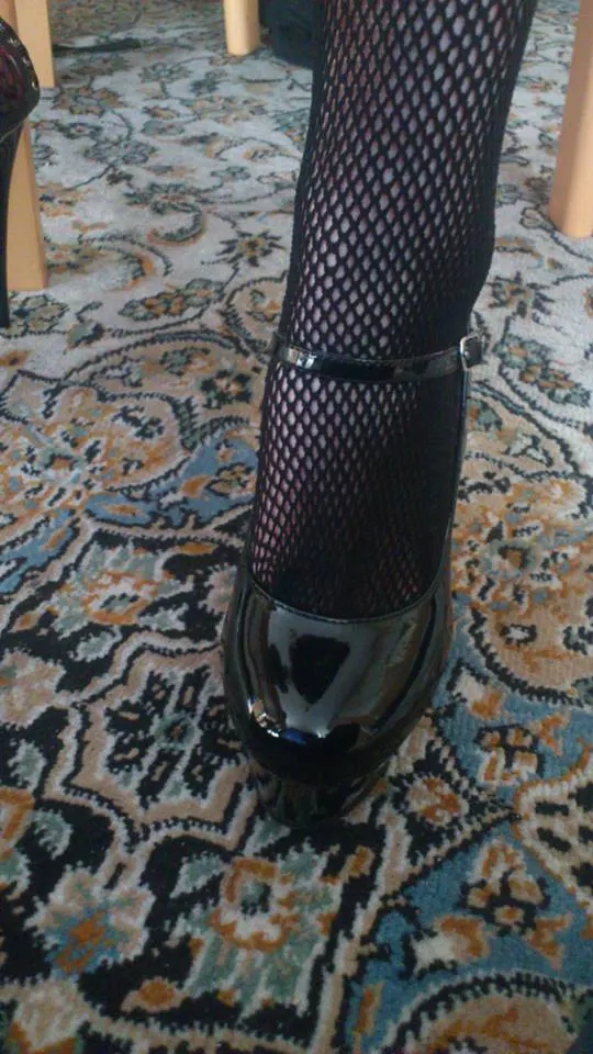 Mieze13 image 0