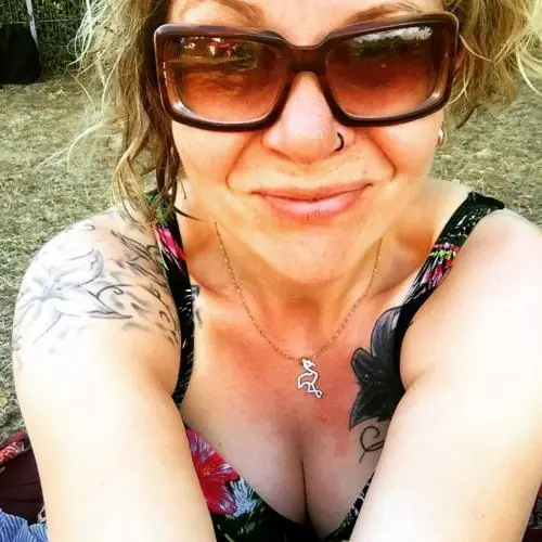 helennn2u image 0