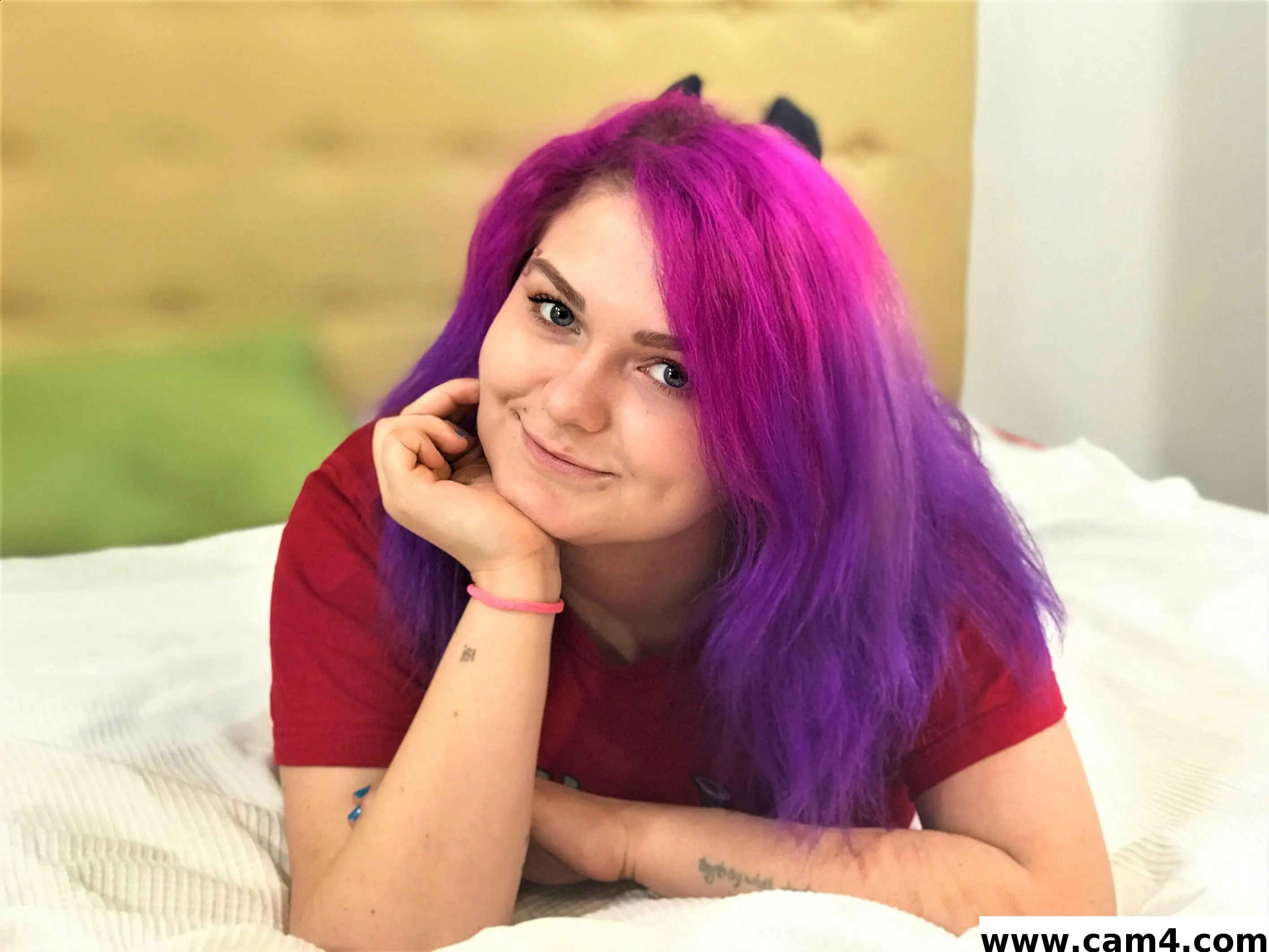 MaddiePink image 0