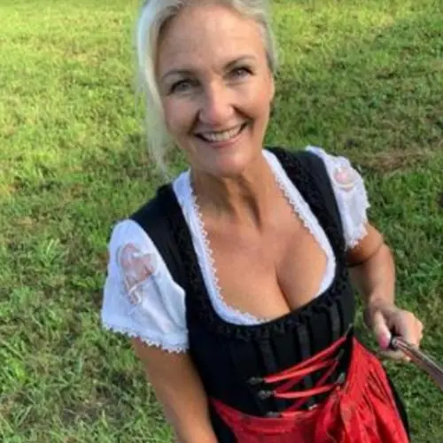 dirndl6 image 0