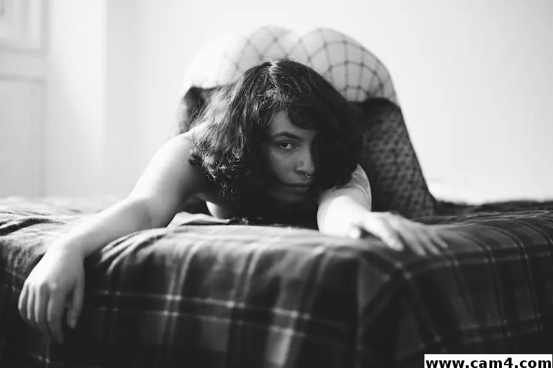 LucyFoxx image 0