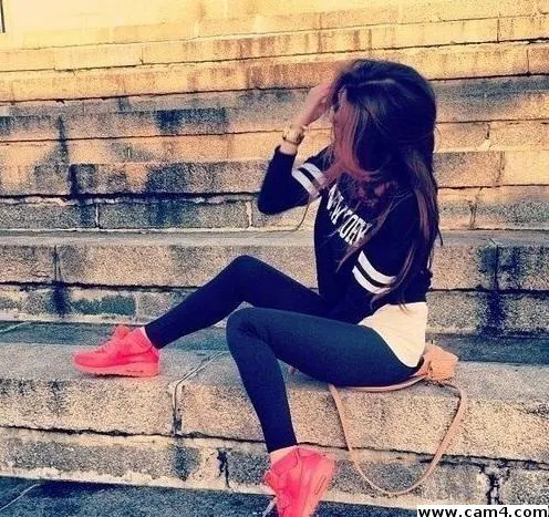Liana_Mur_ image 0