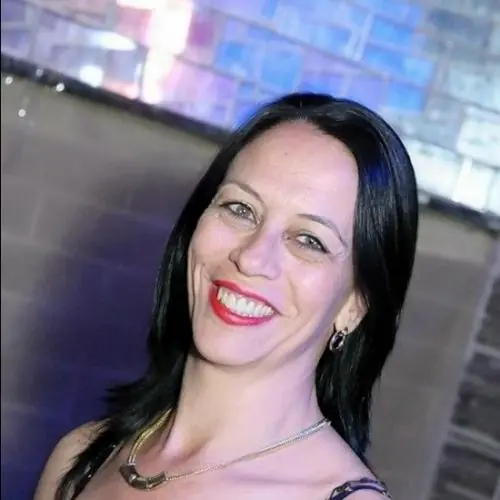 lariswinker image 0