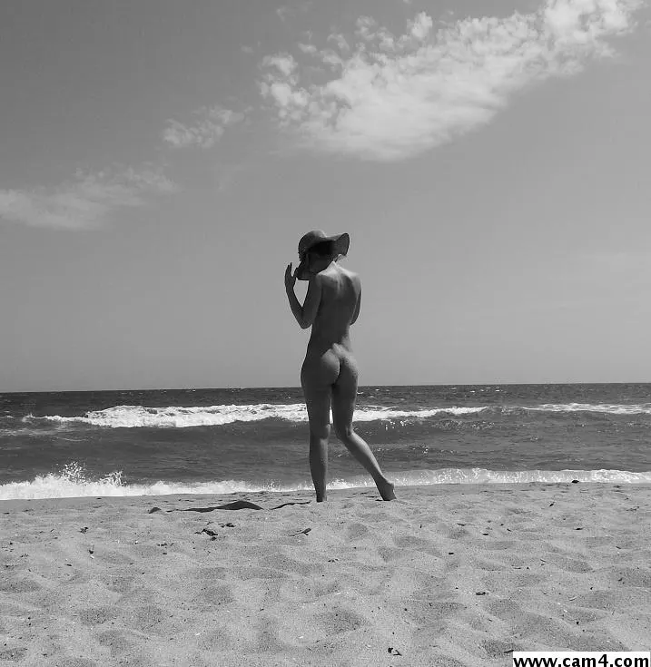 mivcouple image 0