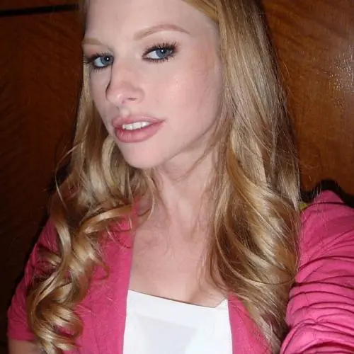 julieee image 0
