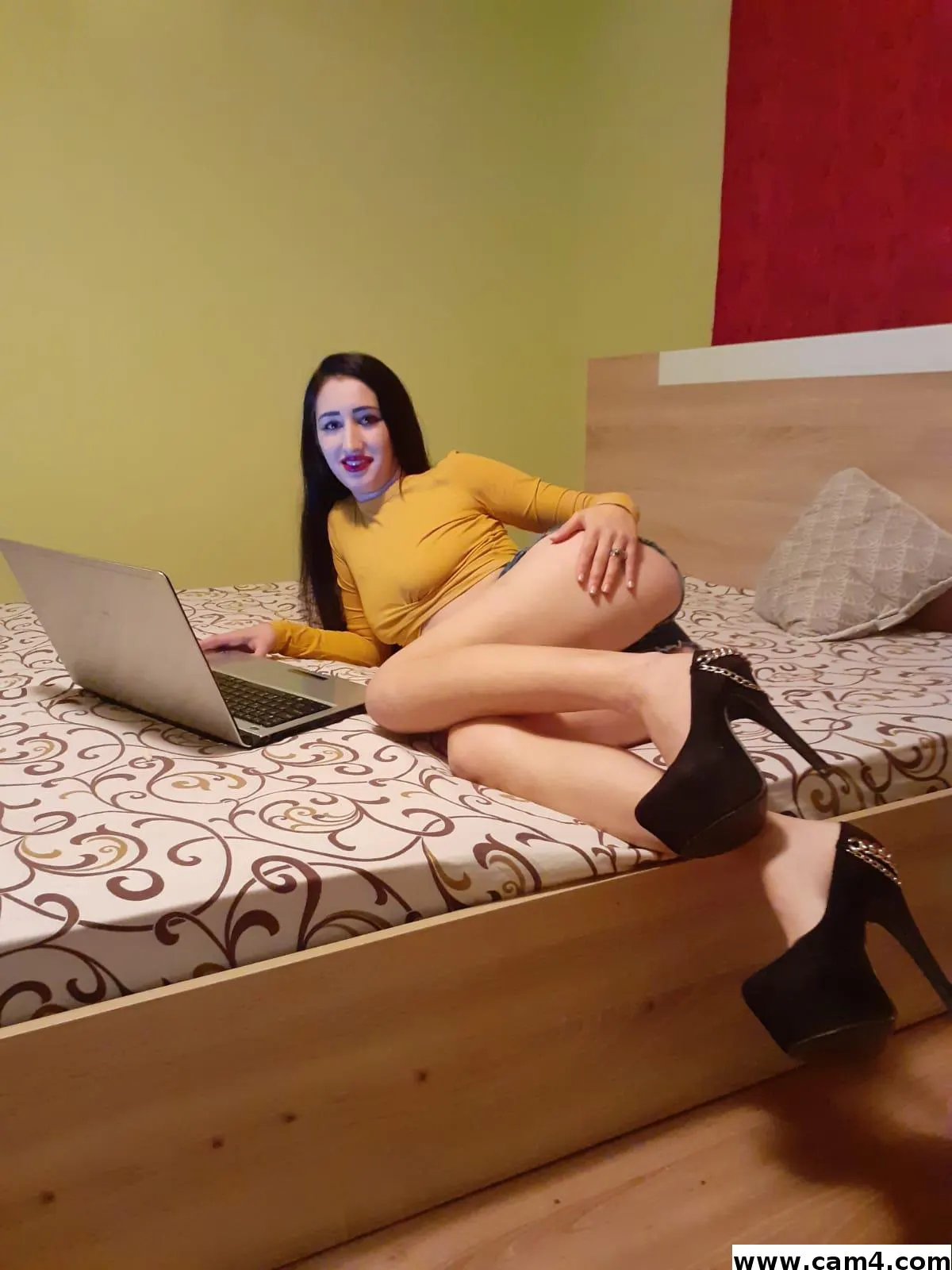 YasminaDamian image 0