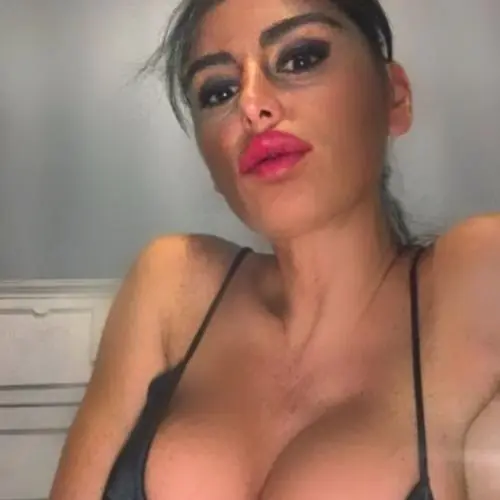 carololine image 0