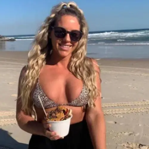 missblondie image 0