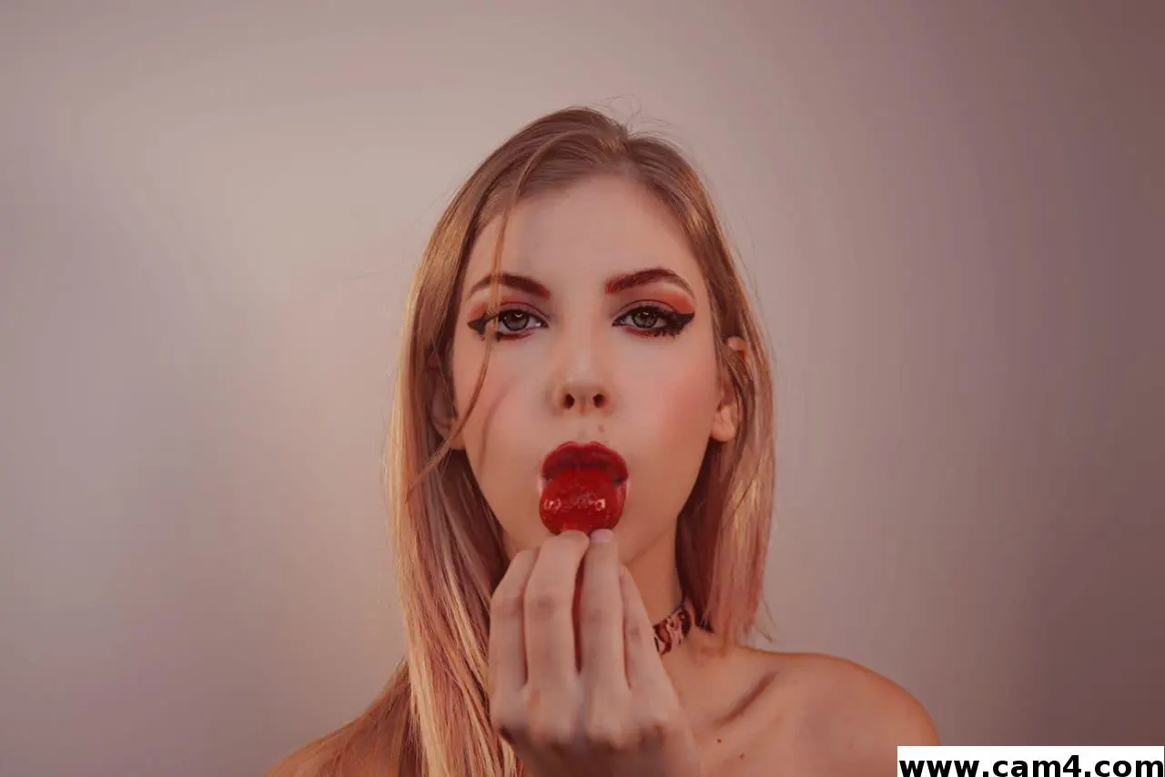 Cassy_cum image 0