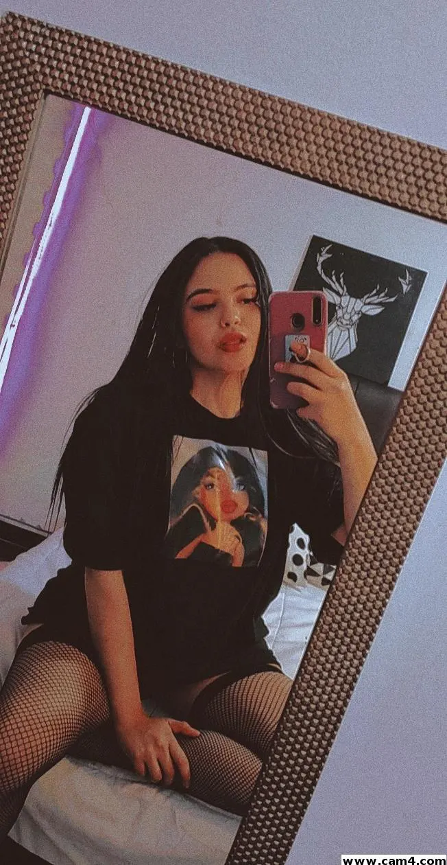 _roxyy_ image 0